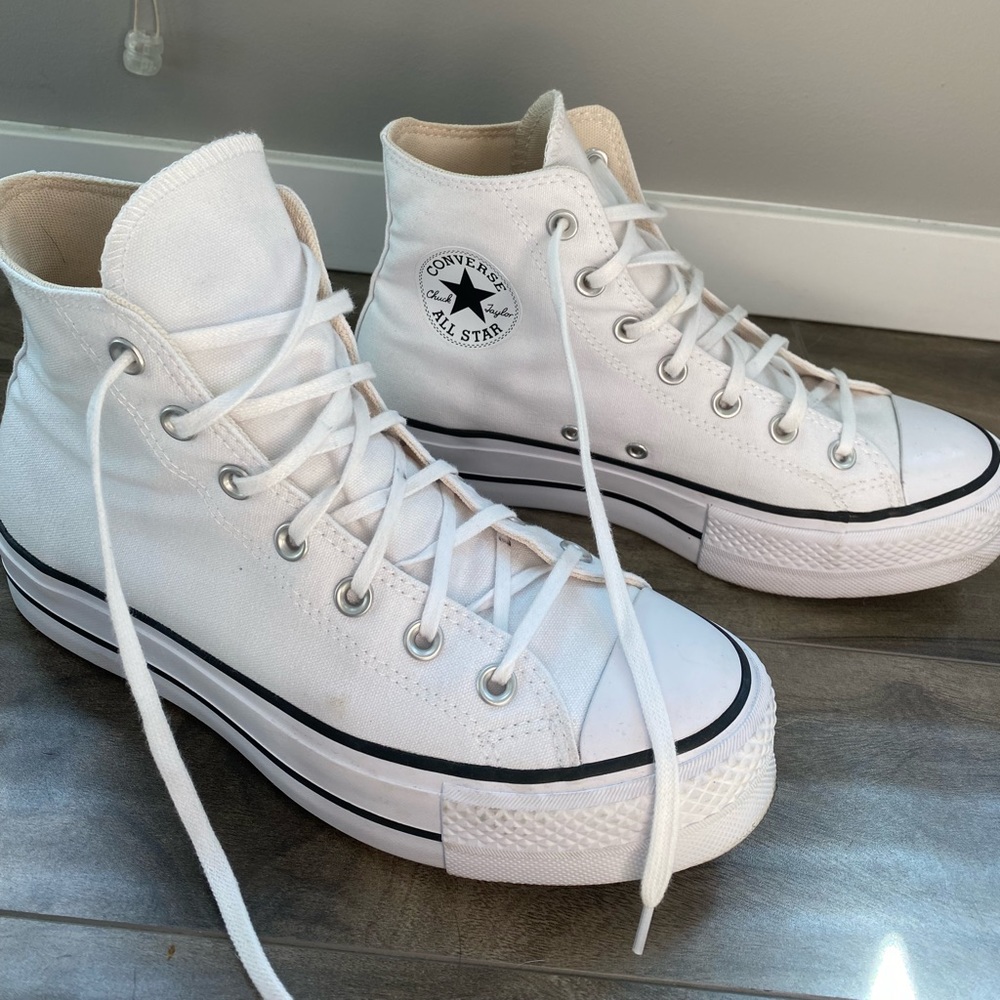 Converse Chuck Taylor All Star Platform White size 8 womens/6 mens